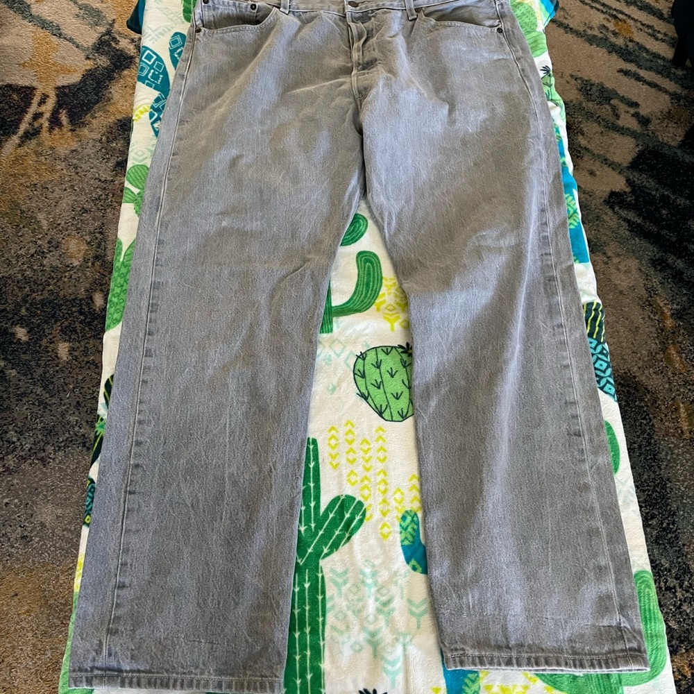 Levi’s 501 Original Men Straight Leg Button-Fly Jeans, Excellent Condition.
